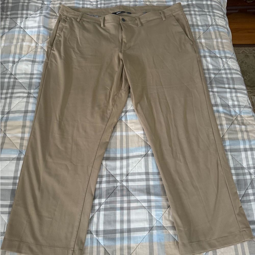 Lands' End Men's Golf Khaki Straight-Leg Chinos in Light Tan